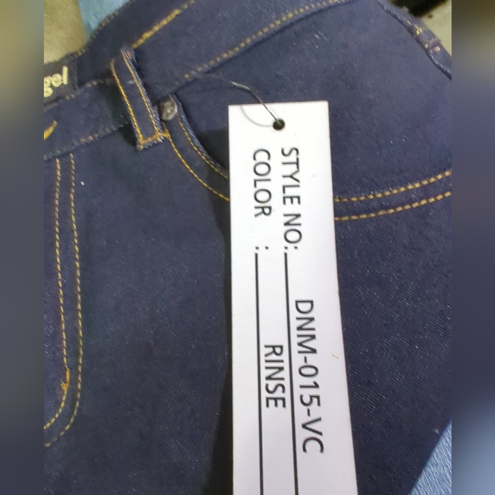 XXSOLDXX Dark Blue Ankle Cropped Jeans with Cuffed Hem and Slim Fit NWT - Picture 3 of 15
